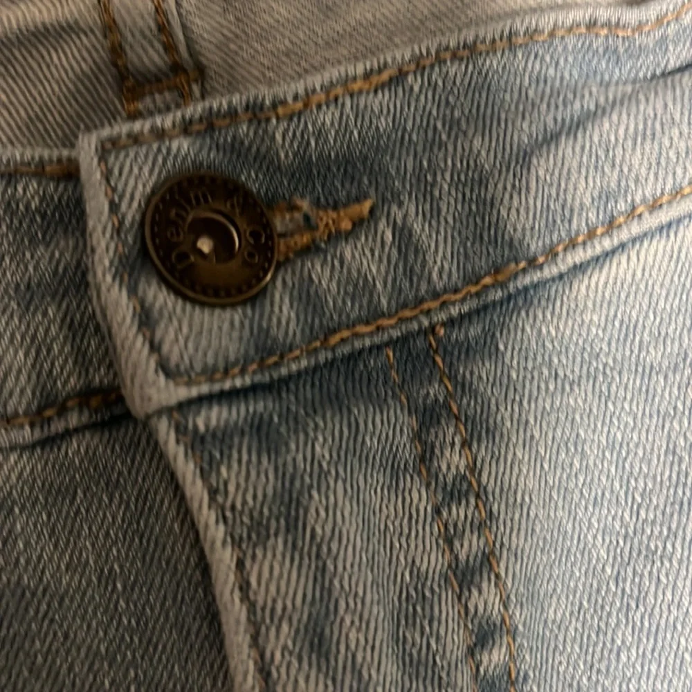Light Wash Straight Leg Jeans w/ Destruction - Picture 6 of 9